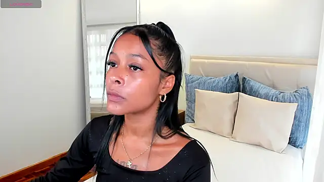 natali henao online show from September 26, 2025, 4:55 pm