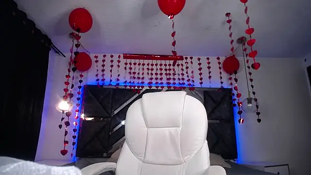 MIA YOURHOTTIE online show from February 7, 2025, 2:19 am