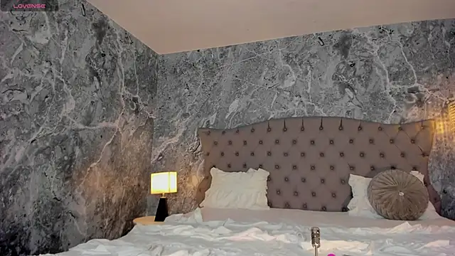 Belliinda 21 online show from November 6, 2025, 7:04 pm