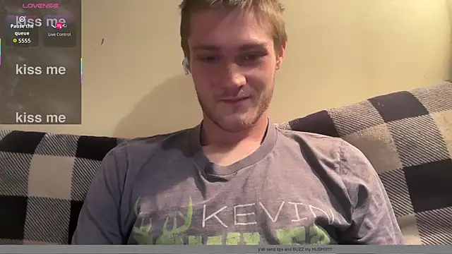 Snapshot of anomalies_ig chatting on April 8, 2026, 5:35 pm anomalies ig online show from April 8, 2026, 5:35 pm