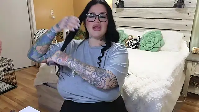 Snapshot of TexasTattooedHouseWife chatting on March 24, 2026, 9:03 am TexasTattooedHouseWife online show from March 24, 2026, 9:03 am