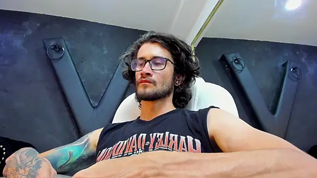 Loggan donnelly online show from March 23, 2025, 2:37 am