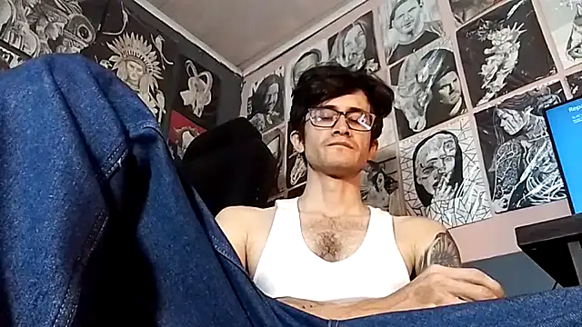 Snapshot of Loggan_donnelly chatting on February 7, 2026, 8:56 pm Loggan donnelly online show from February 7, 2026, 8:56 pm