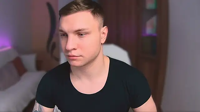 handsome guy01 online show from March 8, 2025, 4:01 am