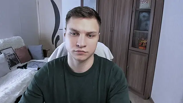 handsome guy01 online show from September 25, 2025, 5:27 pm