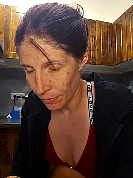 Lenchen  online show from April 6, 2026, 7:48 pm