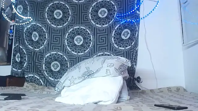 Snapshot of Adam_hard_ chatting on November 11, 2025, 4:51 pm Adam hard online show from November 11, 2025, 4:51 pm