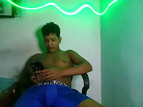 628-andrew online show from September 12, 2025, 12:44 am