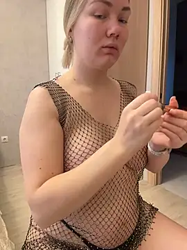 Snapshot of LianaCruz__ chatting on January 19, 2026, 5:11 am LianaCruz online show from January 19, 2026, 5:11 am