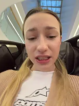 Lia  Love online show from January 15, 2026, 1:16 pm