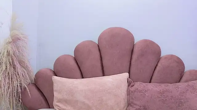 GABYTAYLOR  online show from September 9, 2025, 1:32 pm