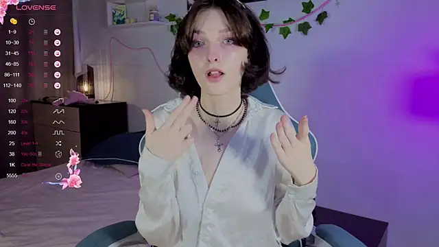 Snapshot of Sweet_Paradox chatting on October 10, 2025, 8:41 pm Sweet Paradox online show from October 10, 2025, 8:41 pm