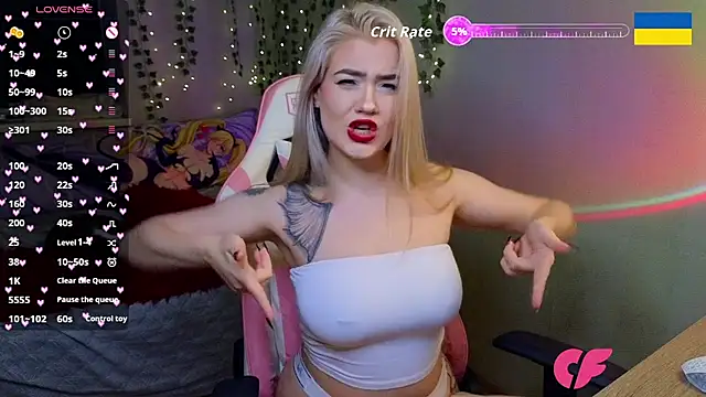 RedVelveten online show from November 15, 2025, 1:18 pm