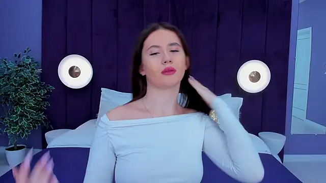 milaleoneli online show from February 1, 2025, 12:26 pm