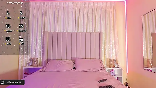 Aliison Smith online show from March 4, 2025, 11:43 pm