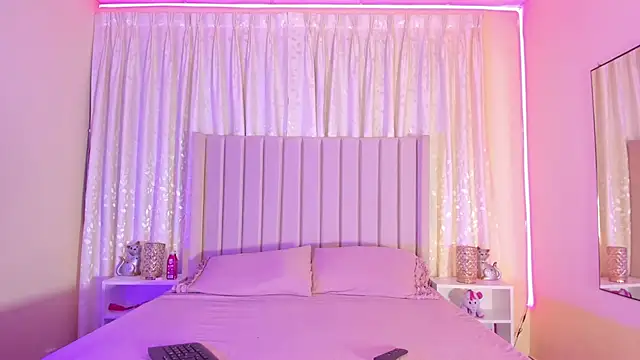 Aliison Smith online show from March 13, 2025, 2:49 am