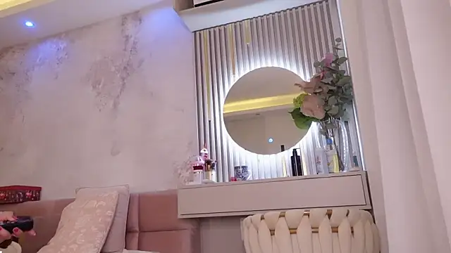 JullyBlair online show from February 6, 2025, 11:43 am