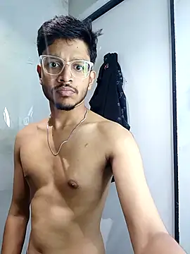 Snapshot of skinnyyyyyyyyy chatting on October 6, 2025, 3:37 am skinnyyyyyyyyy online show from October 6, 2025, 3:37 am