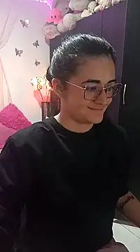 Snapshot of Hanna_Kinsley chatting on December 12, 2024, 5:20 am Hanna Kinsley online show from December 12, 2024, 5:20 am