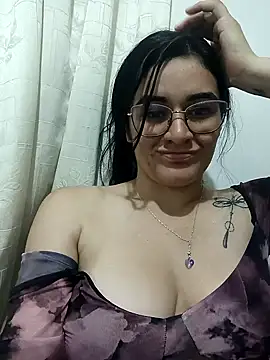 Snapshot of Hanna_Kinsley chatting on January 3, 2025, 2:43 am Hanna Kinsley online show from January 3, 2025, 2:43 am