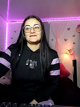 Snapshot of Hanna_Kinsley chatting on January 19, 2025, 7:46 am Hanna Kinsley online show from January 19, 2025, 7:46 am