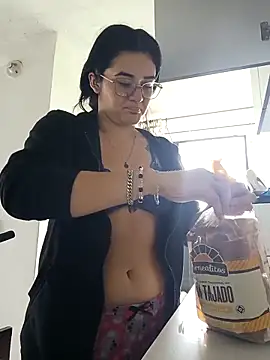 Snapshot of Hanna_Kinsley chatting on September 24, 2025, 4:21 pm Hanna Kinsley online show from September 24, 2025, 4:21 pm