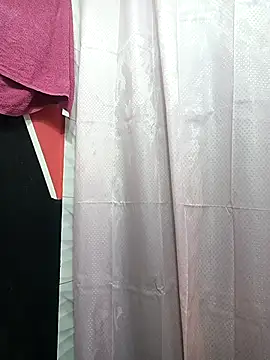 Snapshot of Hanna_Kinsley chatting on October 15, 2025, 5:35 pm Hanna Kinsley online show from October 15, 2025, 5:35 pm