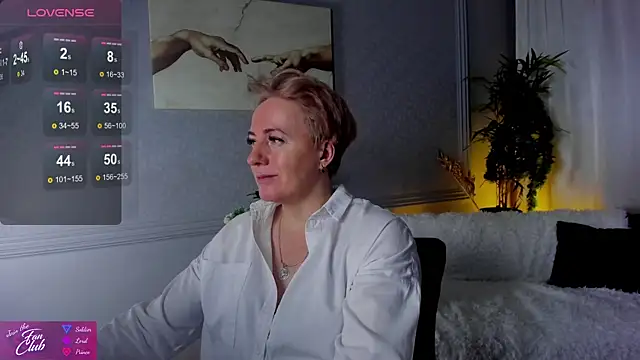 Snapshot of Nika_Smit chatting on December 20, 2024, 10:16 am Nika Smit online show from December 20, 2024, 10:16 am