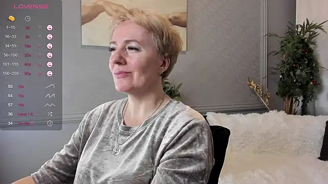 Snapshot of Nika_Smit chatting on December 24, 2024, 3:26 pm Nika Smit online show from December 24, 2024, 3:26 pm