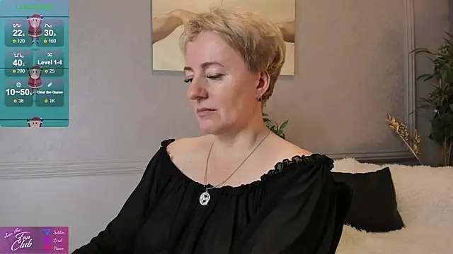 Snapshot of Nika_Smit chatting on December 25, 2024, 8:29 am Nika Smit online show from December 25, 2024, 8:29 am