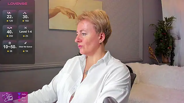 Snapshot of Nika_Smit chatting on January 11, 2025, 8:43 am Nika Smit online show from January 11, 2025, 8:43 am