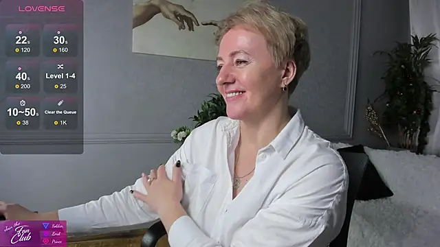 Snapshot of Nika_Smit chatting on January 12, 2025, 8:46 am Nika Smit online show from January 12, 2025, 8:46 am