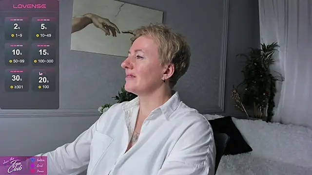 Snapshot of Nika_Smit chatting on January 12, 2025, 11:50 am Nika Smit online show from January 12, 2025, 11:50 am