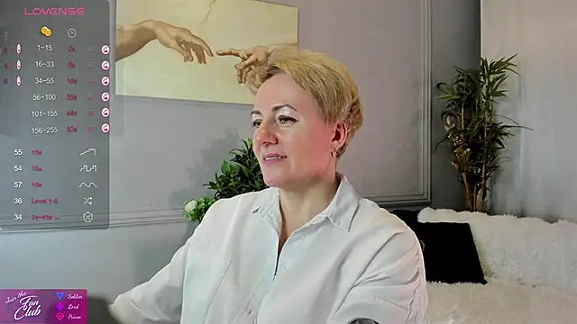 Snapshot of Nika_Smit chatting on January 26, 2025, 8:14 am Nika Smit online show from January 26, 2025, 8:14 am