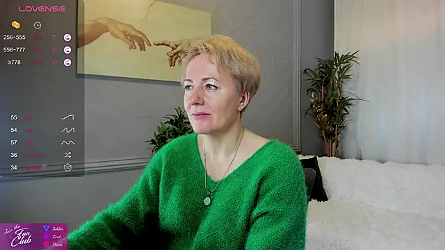 Snapshot of Nika_Smit chatting on January 31, 2025, 10:10 am Nika Smit online show from January 31, 2025, 10:10 am