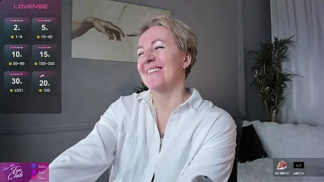 Snapshot of Nika_Smit chatting on February 1, 2025, 2:24 pm Nika Smit online show from February 1, 2025, 2:24 pm