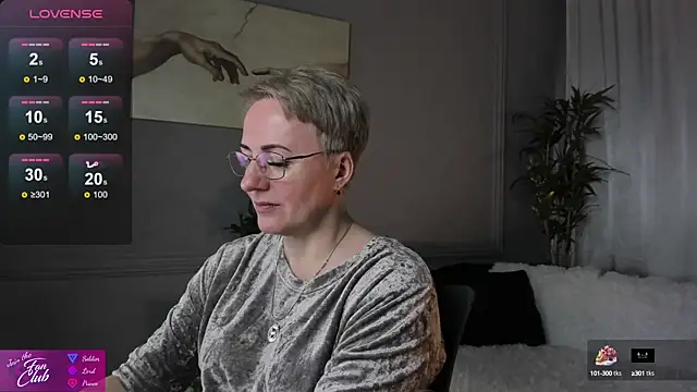 Snapshot of Nika_Smit chatting on February 16, 2025, 8:43 am Nika Smit online show from February 16, 2025, 8:43 am