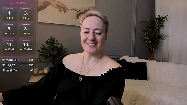 Snapshot of Nika_Smit chatting on March 2, 2025, 2:21 pm Nika Smit online show from March 2, 2025, 2:21 pm