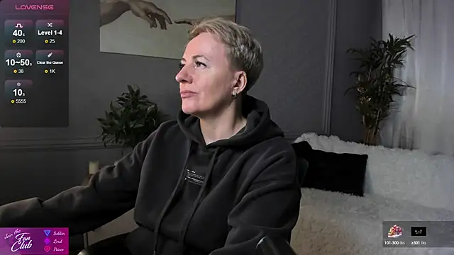 Snapshot of Nika_Smit chatting on March 3, 2025, 8:16 am Nika Smit online show from March 3, 2025, 8:16 am