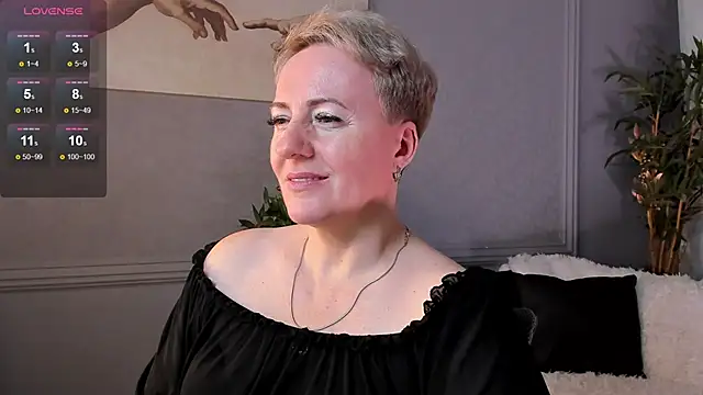 Snapshot of Nika_Smit chatting on March 5, 2025, 8:32 am Nika Smit online show from March 5, 2025, 8:32 am