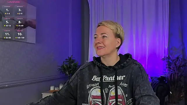 Snapshot of Nika_Smit chatting on October 23, 2025, 5:07 am Nika Smit online show from October 23, 2025, 5:07 am