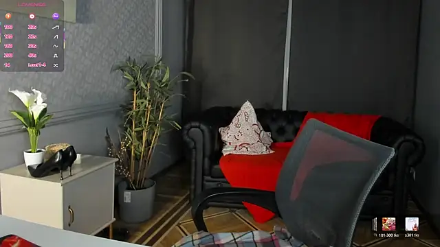 Snapshot of Nika_Smit chatting on June 21, 2026, 5:21 am Nika Smit online show from June 21, 2026, 5:21 am