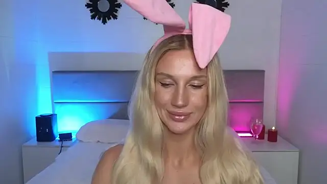 Megan Kira online show from May 24, 2026, 7:08 pm