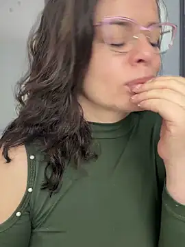 Snapshot of NATHALIA-28_ chatting on March 15, 2026, 1:06 pm NATHALIA-28 online show from March 15, 2026, 1:06 pm