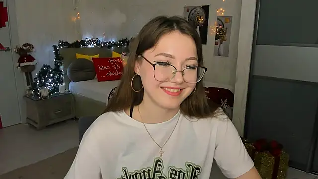 Snapshot of SereneFlame chatting on January 12, 2025, 10:33 pm SereneFlame online show from January 12, 2025, 10:33 pm
