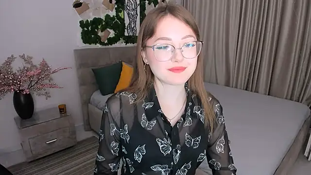 Snapshot of SereneFlame chatting on February 4, 2025, 4:08 pm SereneFlame online show from February 4, 2025, 4:08 pm