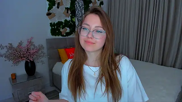 Snapshot of SereneFlame chatting on March 17, 2025, 9:45 pm SereneFlame online show from March 17, 2025, 9:45 pm