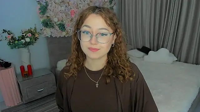 Snapshot of SereneFlame chatting on September 20, 2025, 4:19 pm SereneFlame online show from September 20, 2025, 4:19 pm