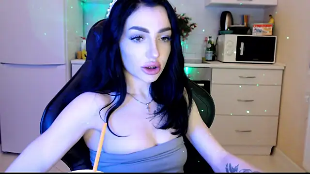 NancyLovee  online show from January 2, 2025, 8:13 pm