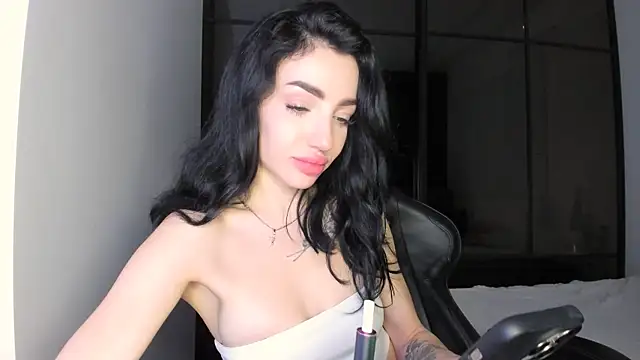 NancyLovee  online show from October 17, 2025, 7:05 pm